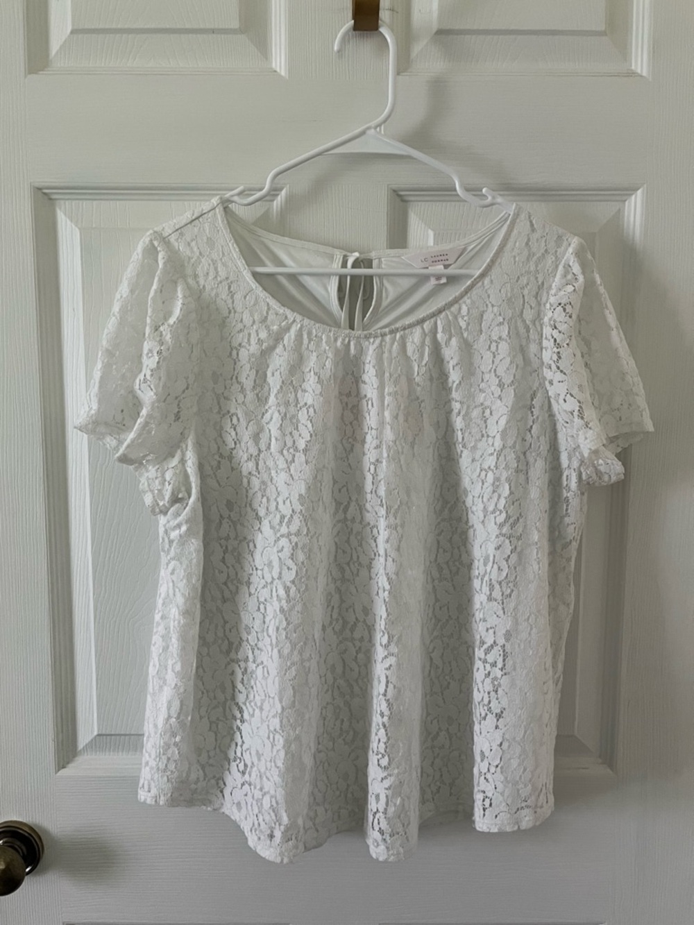 LC Lauren Conrad White Lace Scoop Neck Short Sleeve Blouse